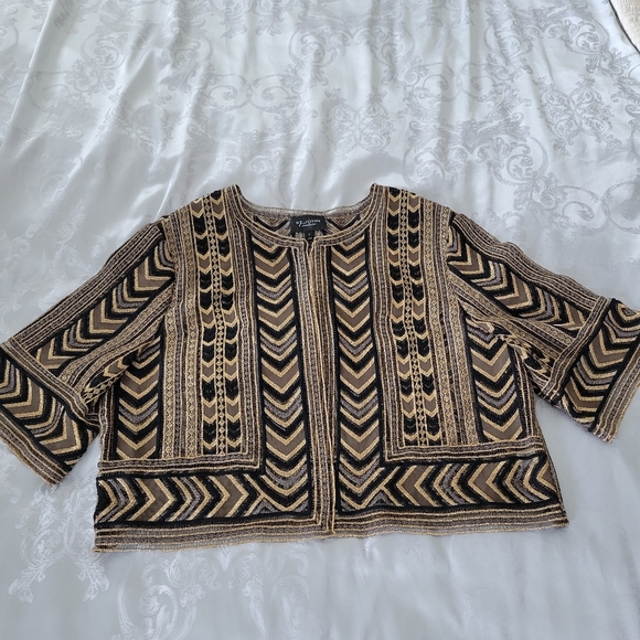 St-John Couture, Gourges Black and Tan Patterned Top With Top Closer, - Picture 2 of 10